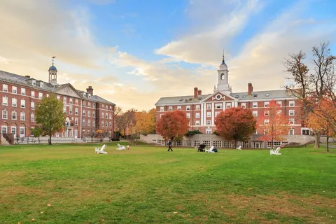 Campus Life at Harvard University: A Vibrant Community.